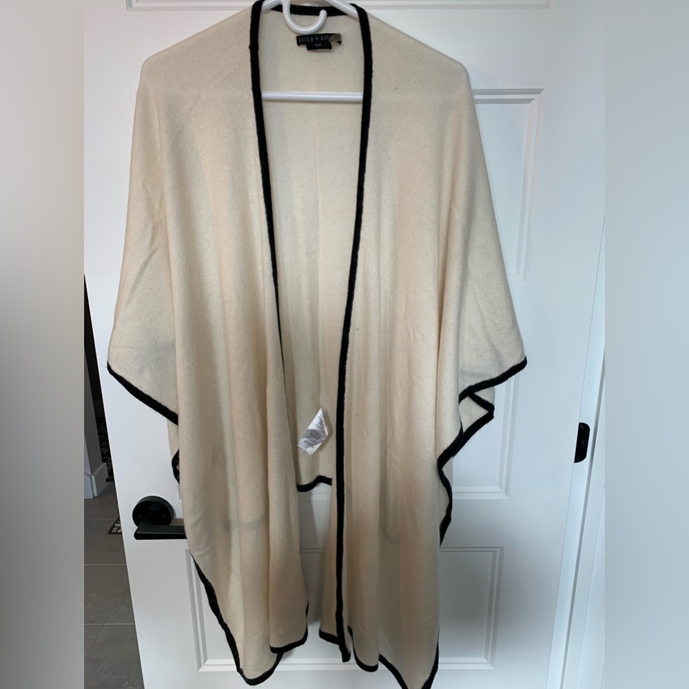 Alice and Olivia cape